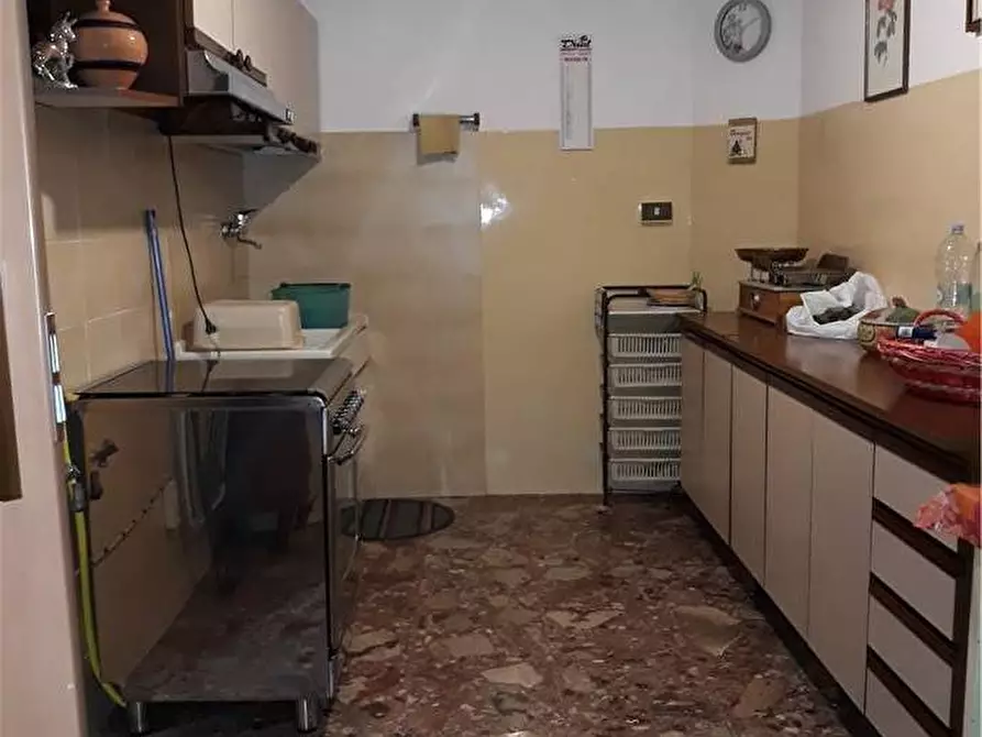 Immagine 2 di Stabile in vendita  a Sannicandro Garganico
