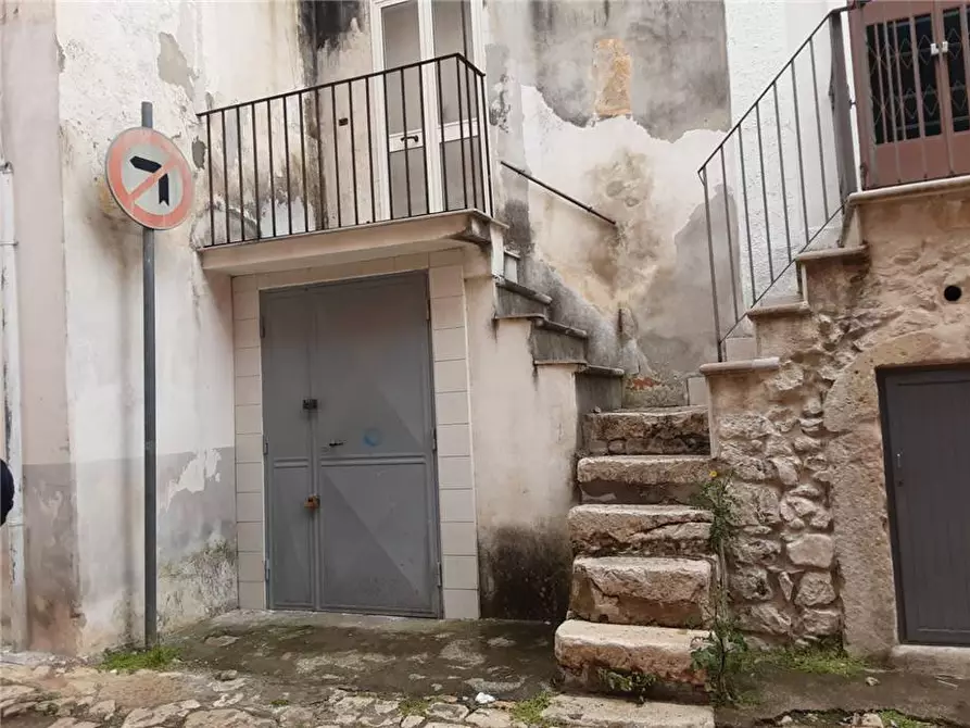 Immagine 2 di Stabile in vendita  a Sannicandro Garganico