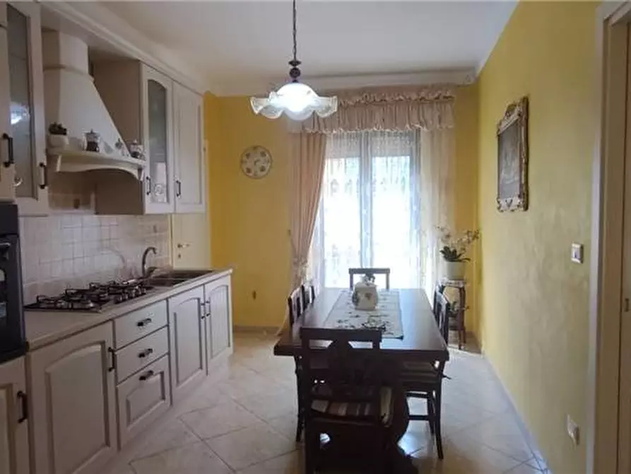 Immagine 2 di Stabile in vendita  a Sannicandro Garganico