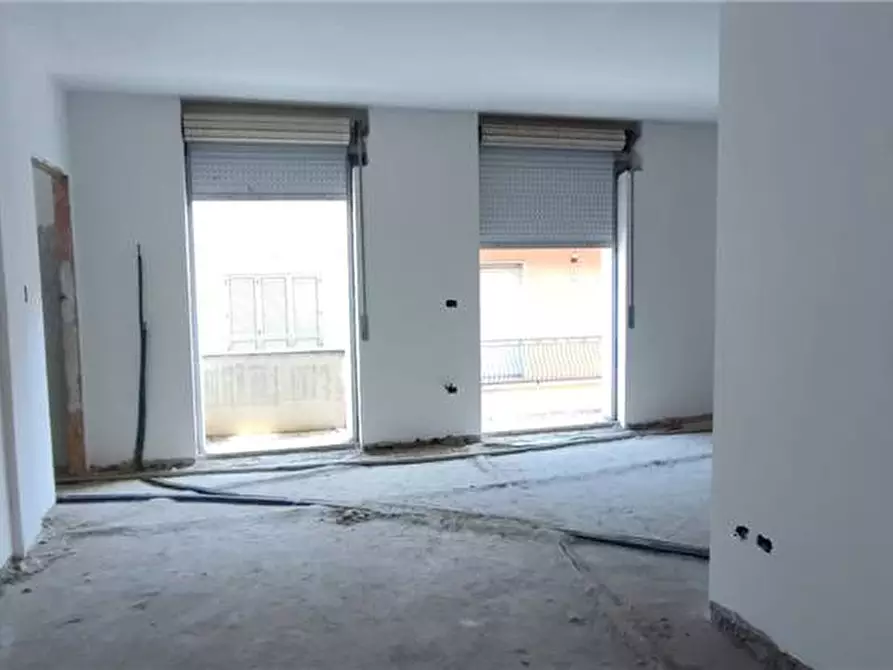 Immagine 2 di Stabile in vendita  a Sannicandro Garganico