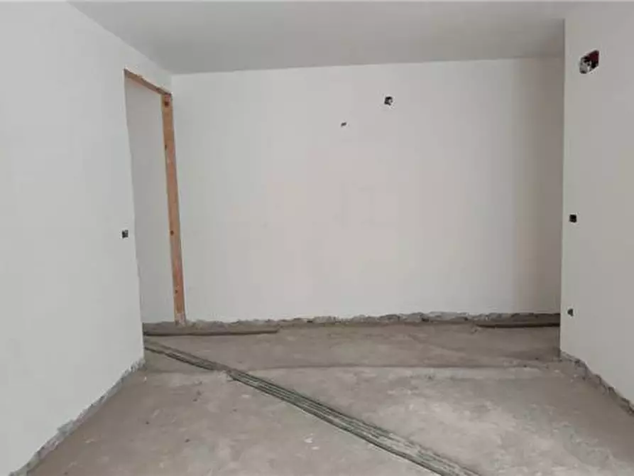 Immagine 4 di Stabile in vendita  a Sannicandro Garganico