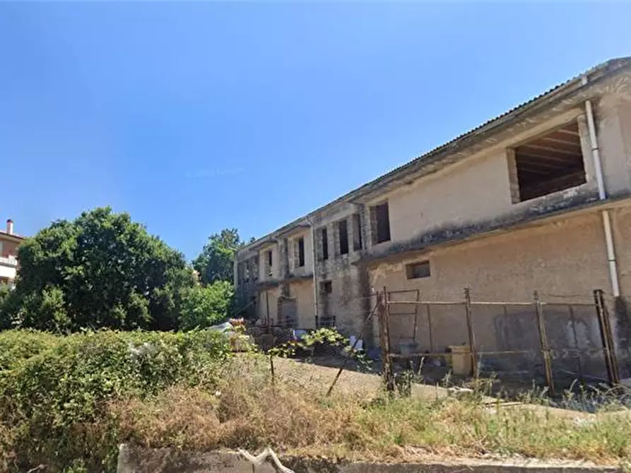 Immagine 2 di Stabile in vendita  a Sannicandro Garganico