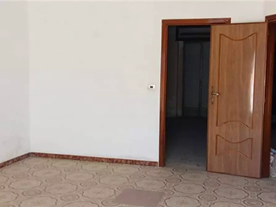 Immagine 4 di Stabile in vendita  a Sannicandro Garganico