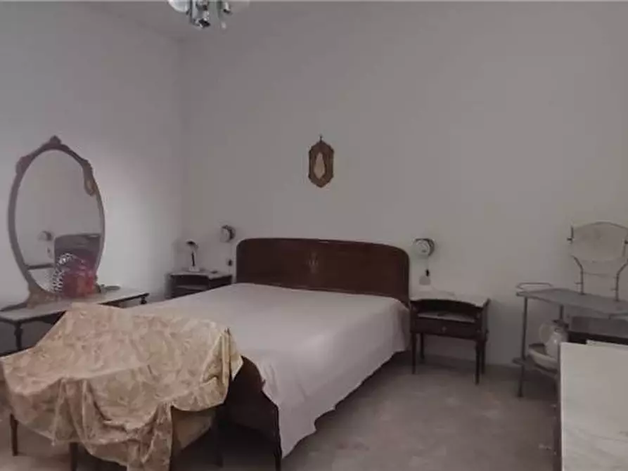 Immagine 5 di Stabile in vendita  a Sannicandro Garganico