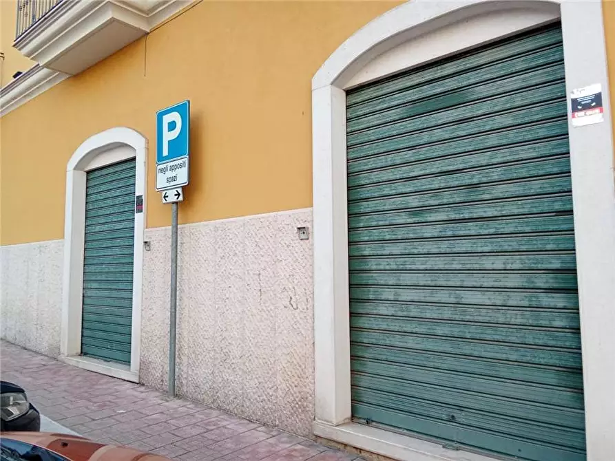 Immagine 4 di Attività commerciale in affitto  a Sannicandro Garganico