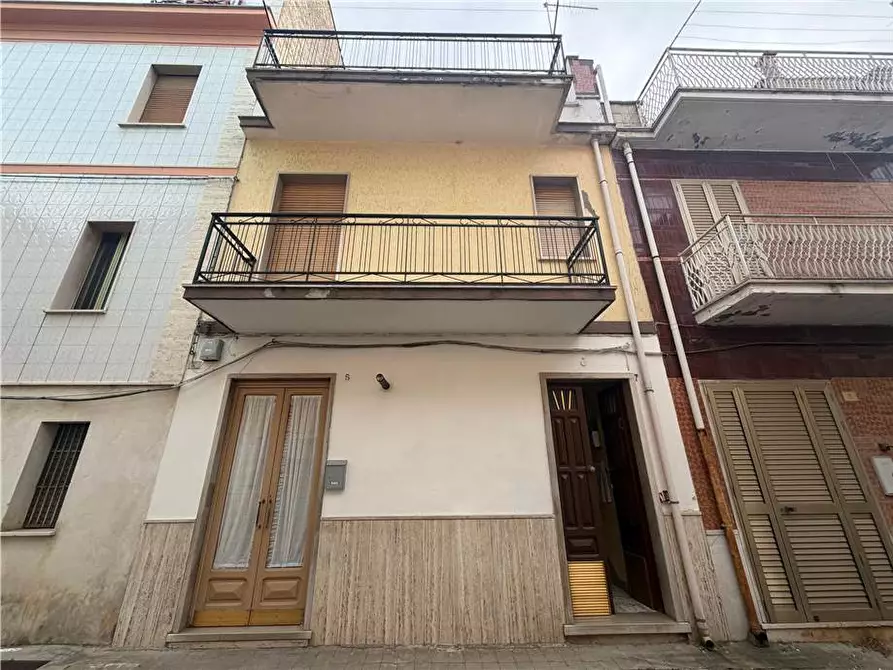 Immagine 1 di Stabile in vendita  a Sannicandro Garganico