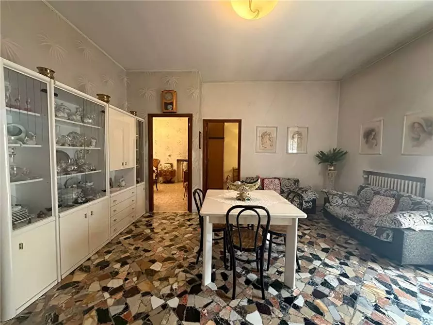 Immagine 2 di Stabile in vendita  a Sannicandro Garganico