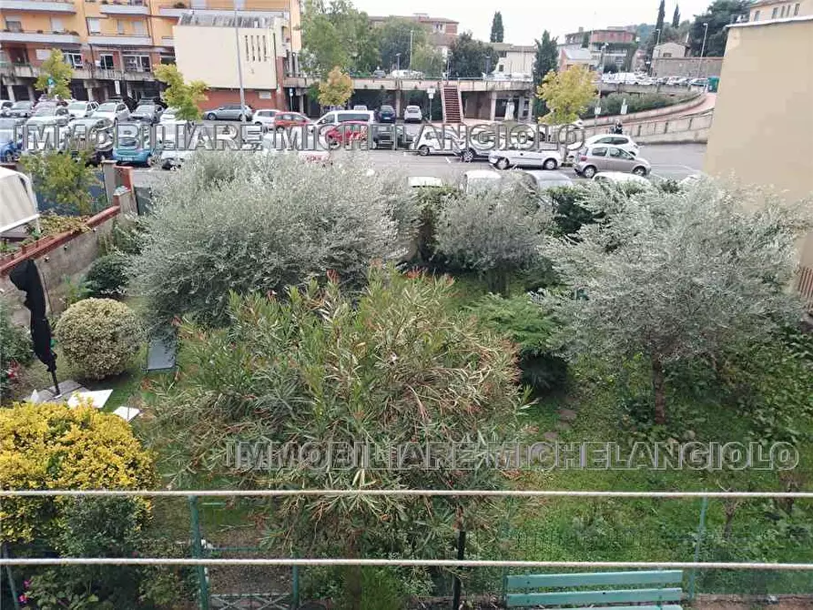 Immagine 2 di Appartamento in vendita  a Figline E Incisa Valdarno