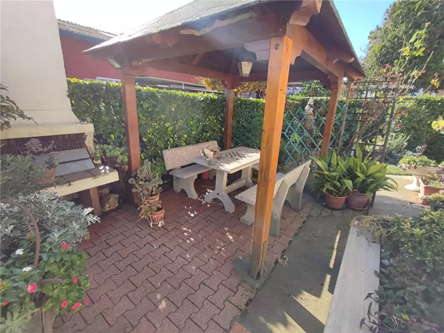 Immagine 2 di Casa bifamiliare in vendita  a Eraclea