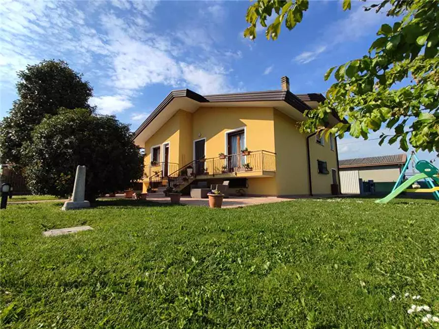 Immagine 1 di Villa in vendita  a Eraclea