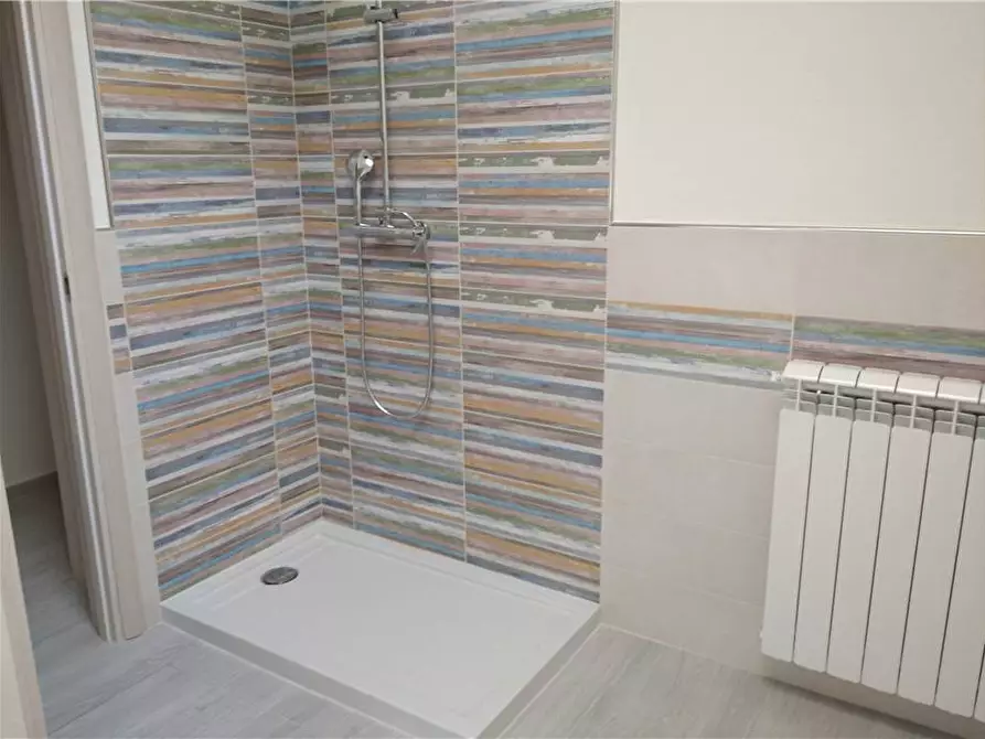 Immagine 5 di Appartamento in vendita  a Viareggio