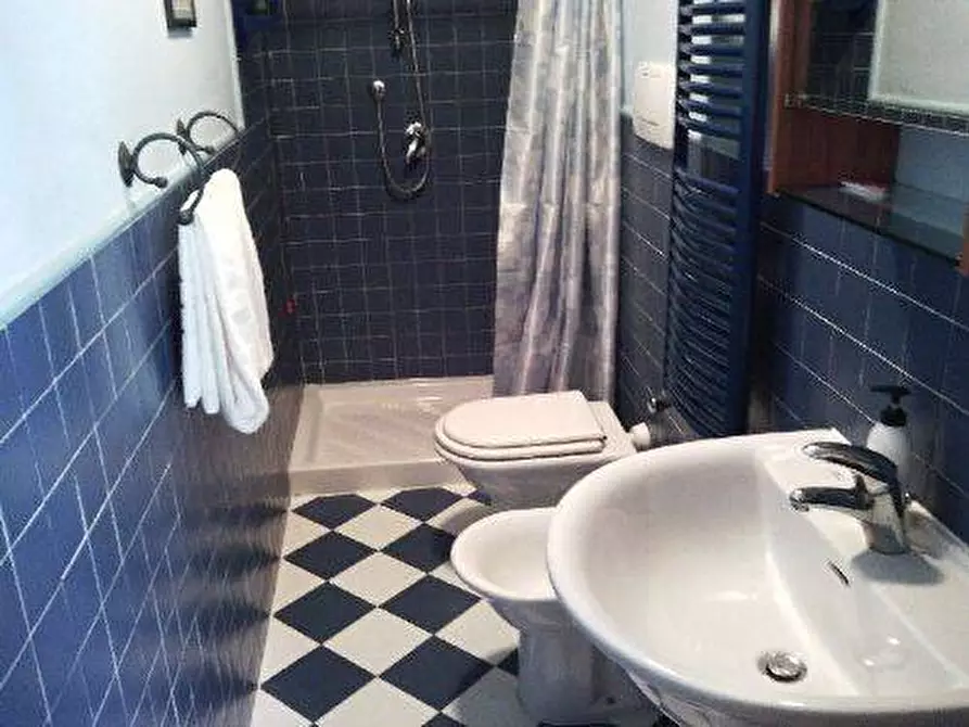 Immagine 5 di Villa in vendita  a Viareggio