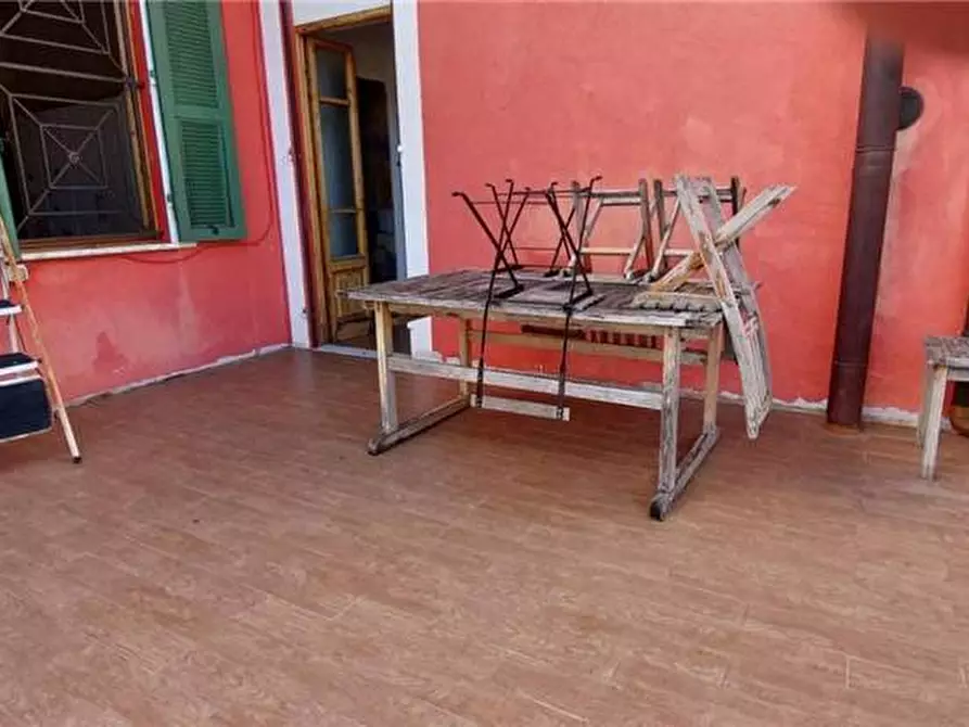 Immagine 4 di Villa in vendita  a Camaiore