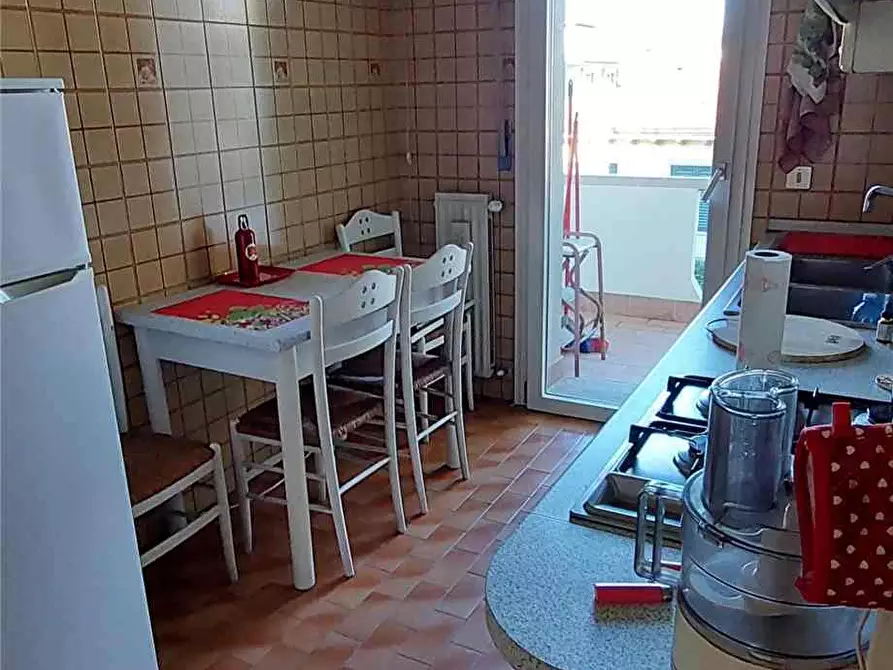 Immagine 3 di Appartamento in vendita  a Viareggio