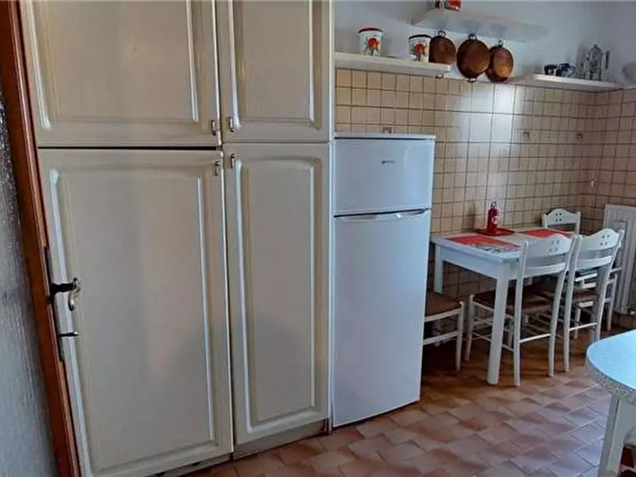 Immagine 4 di Appartamento in vendita  a Viareggio