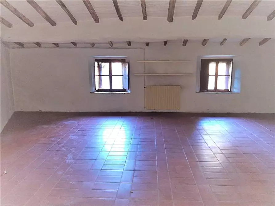 Immagine 3 di Porzione di casa in vendita  a Camaiore