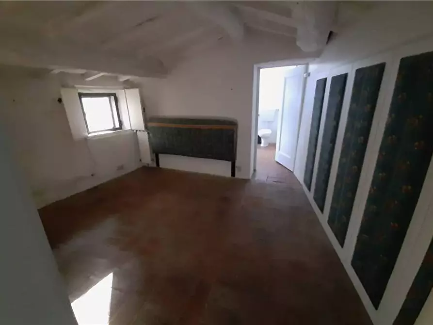 Immagine 4 di Porzione di casa in vendita  a Camaiore