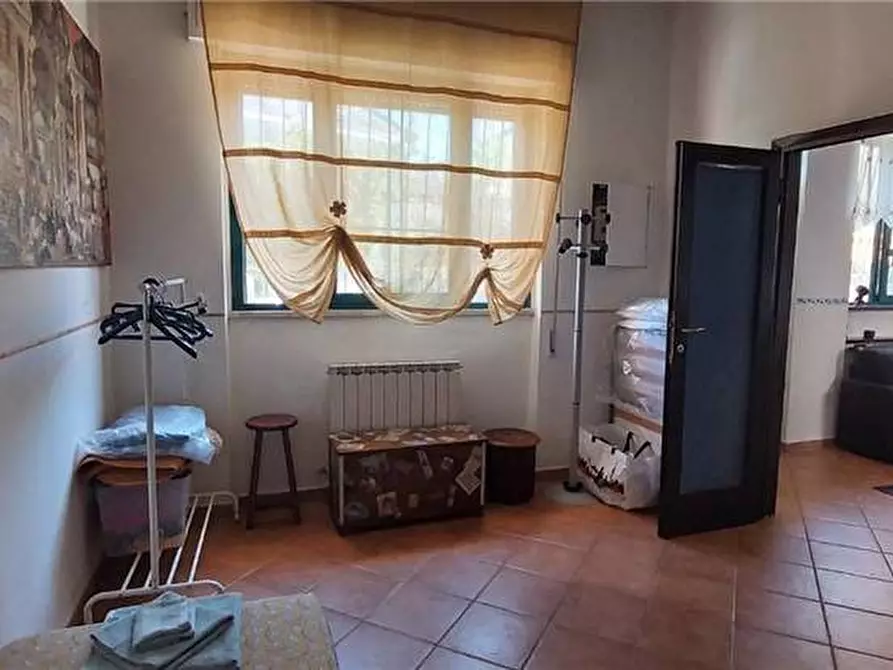Immagine 2 di Villa in vendita  a Viareggio