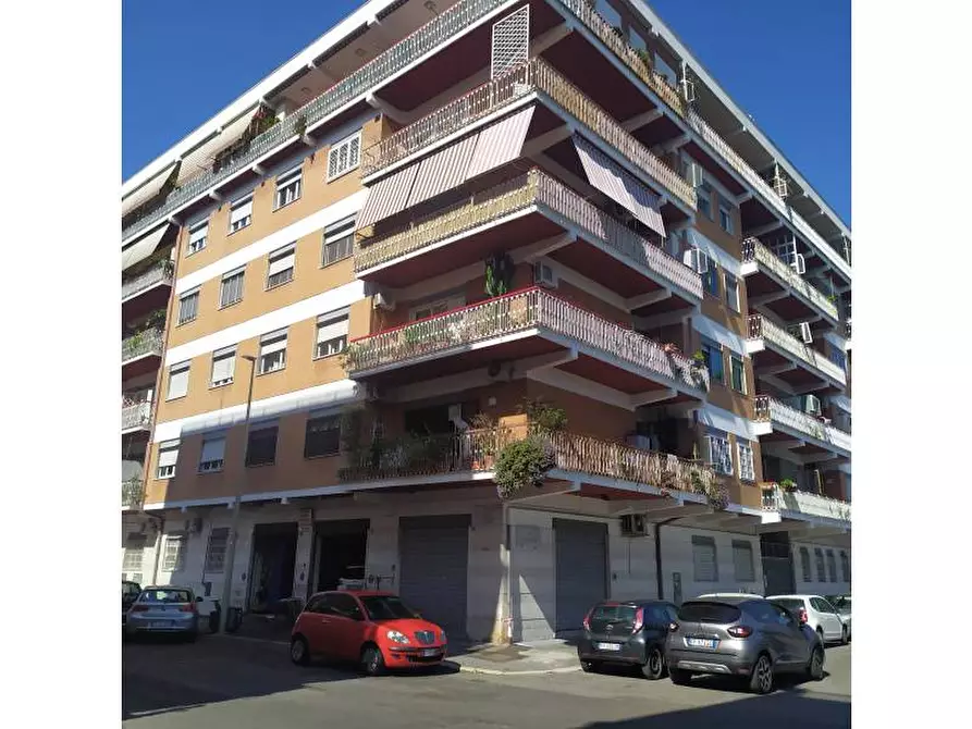 Immagine 1 di Appartamento in vendita  in Via delle Baleari a Roma