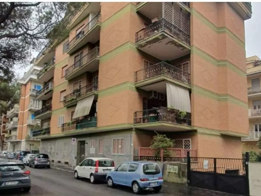 Immagine 1 di Appartamento in vendita  in Via Adolfo Gregoretti a Roma