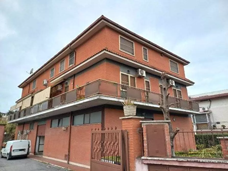 Immagine 1 di Appartamento in vendita  in Via via di ponte ladrone, 62 a Roma