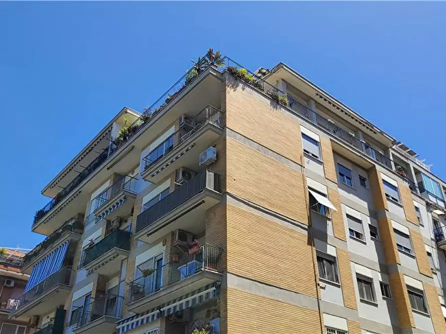 Immagine 2 di Attico in vendita  in Via Poggio di Venaco, 30 a Roma