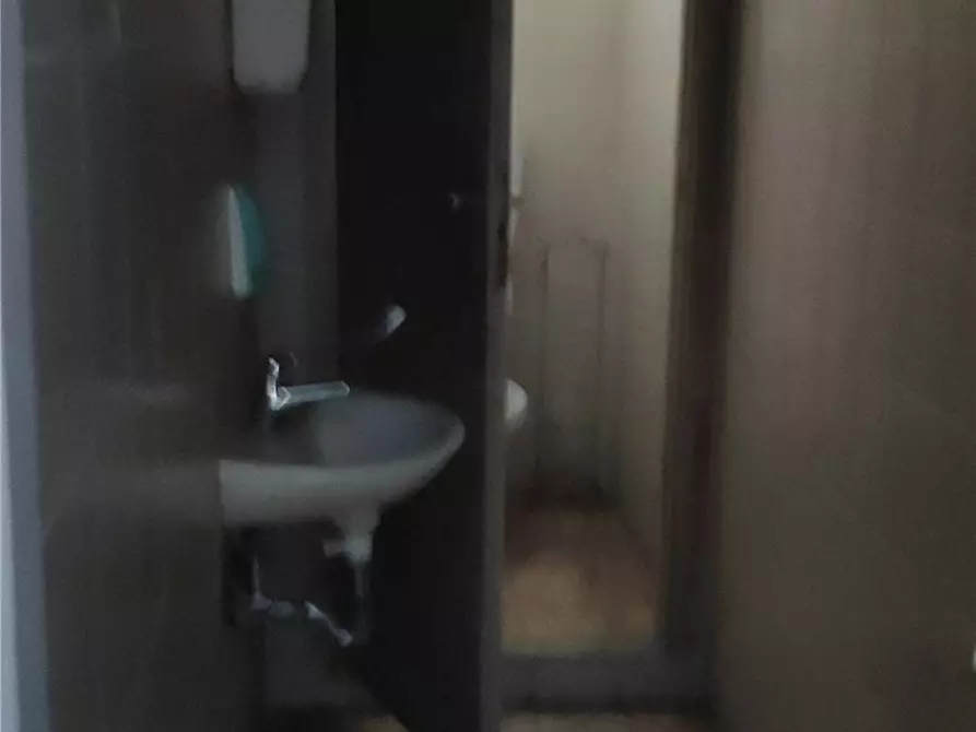 Immagine 10 di Deposito in affitto  in Via delle Sirene, 11/b a Roma