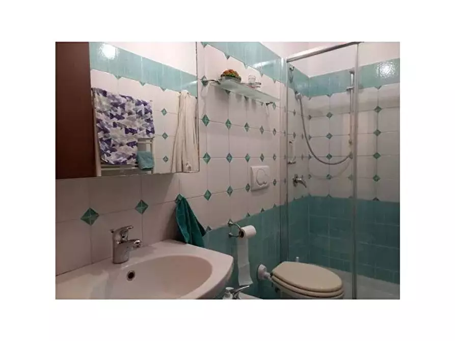Immagine 10 di Appartamento in vendita  in Via della stazione del lido, 28 a Roma