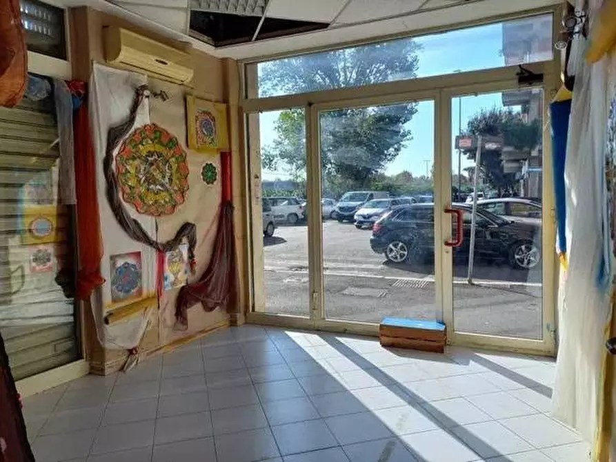 Immagine 15 di Deposito in affitto  in Via dei traghetti, 2 a Roma