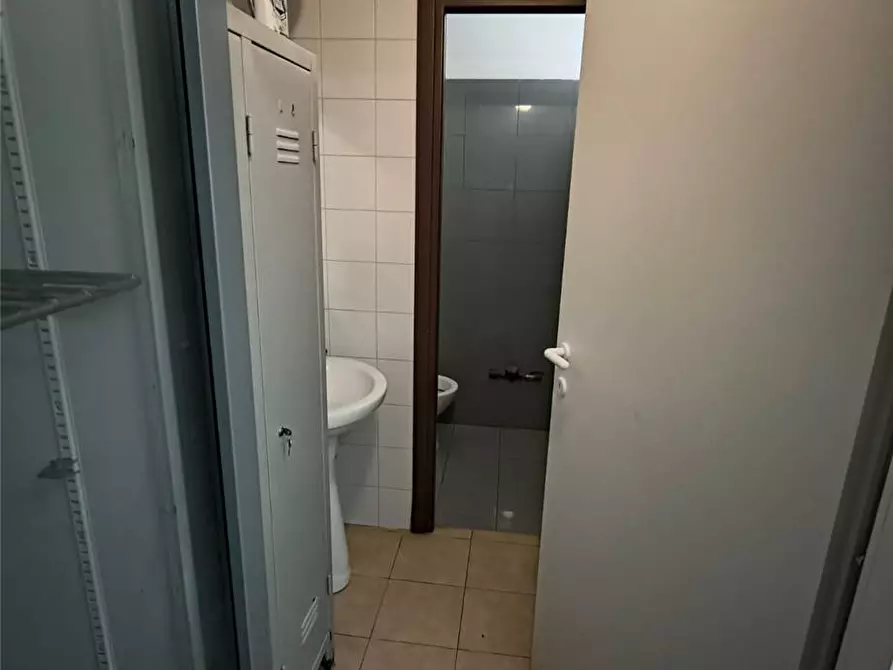 Immagine 14 di Attività commerciale in vendita  in V.le Paolo Orlando, 61 a Roma