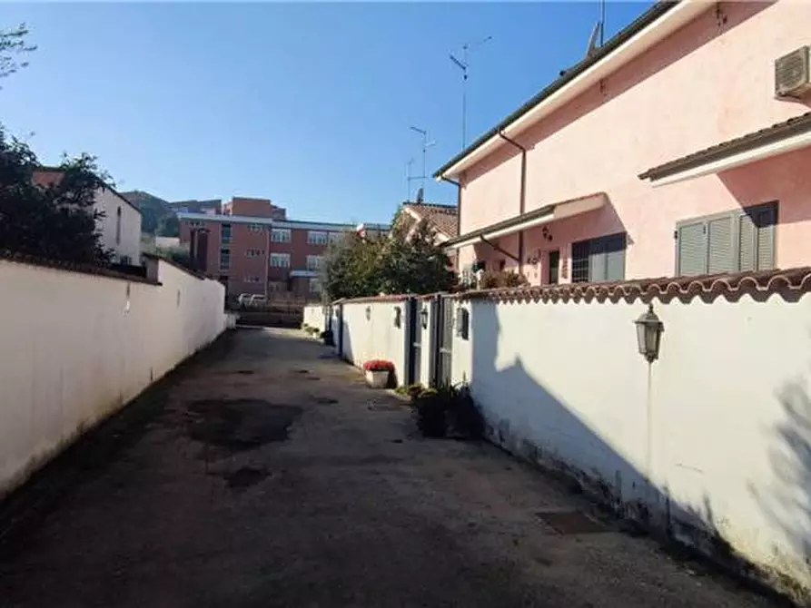 Immagine 2 di Villa in vendita  in Via luigi pietrobono, 36c a Roma