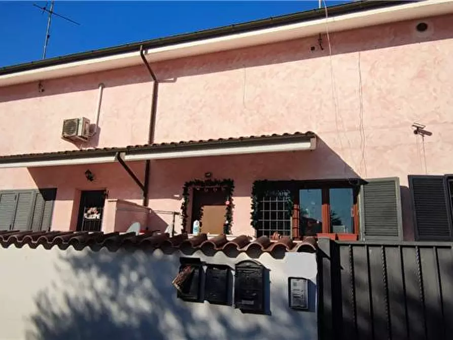 Immagine 3 di Villa in vendita  in Via luigi pietrobono, 36c a Roma