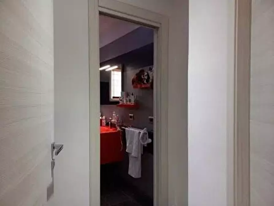 Immagine 11 di Appartamento in vendita  in C.so DUCA DI GENOVA, 10 a Roma