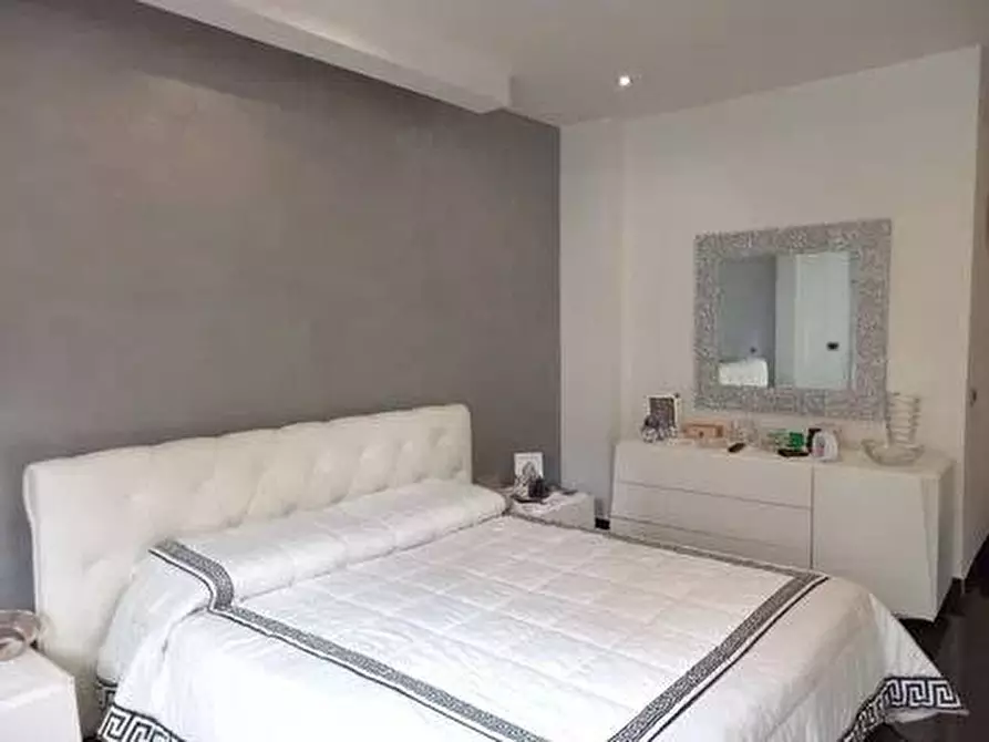 Immagine 12 di Appartamento in vendita  in C.so DUCA DI GENOVA, 10 a Roma