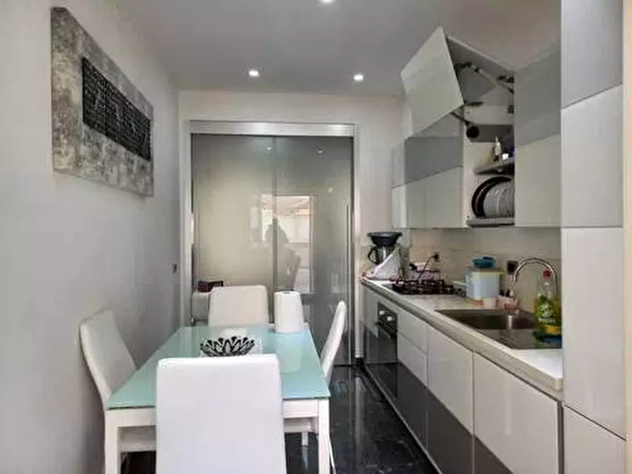 Immagine 9 di Appartamento in vendita  in C.so DUCA DI GENOVA, 10 a Roma