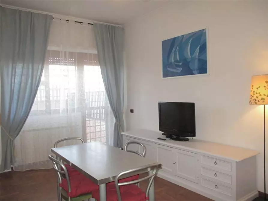 Immagine 22 di Appartamento in vendita  in Via Lungomare Paolo Toscanell, 152 a Roma