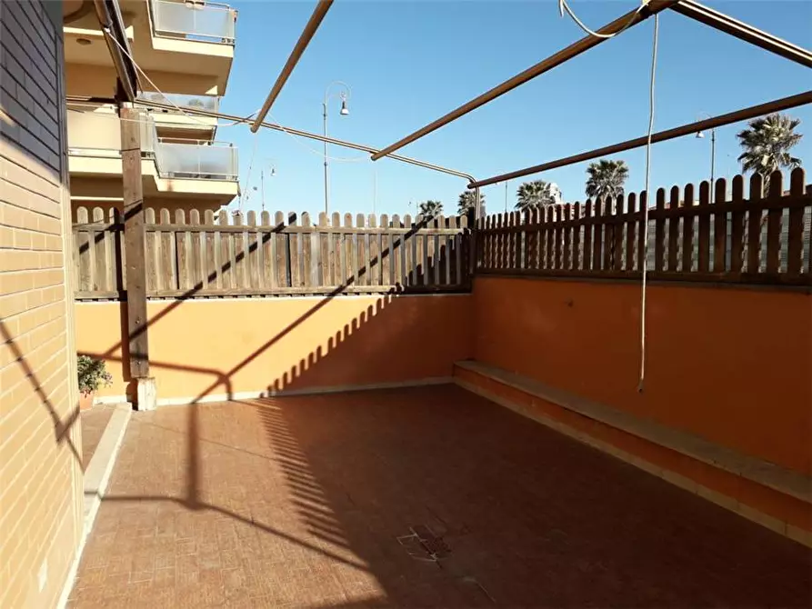 Immagine 4 di Appartamento in vendita  in Via Lungomare Paolo Toscanell, 152 a Roma