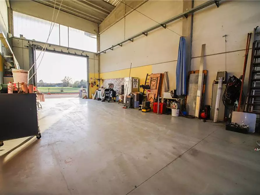 Immagine 25 di Capannone industriale in vendita  a Settimo Torinese