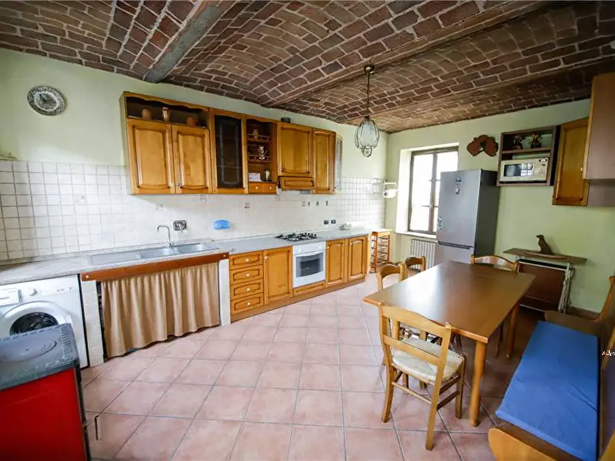 Immagine 1 di Villa in vendita  a Lauriano