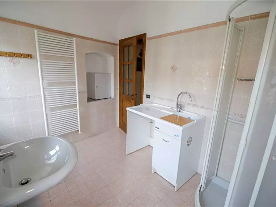 Immagine 12 di Villa in vendita  a Lauriano