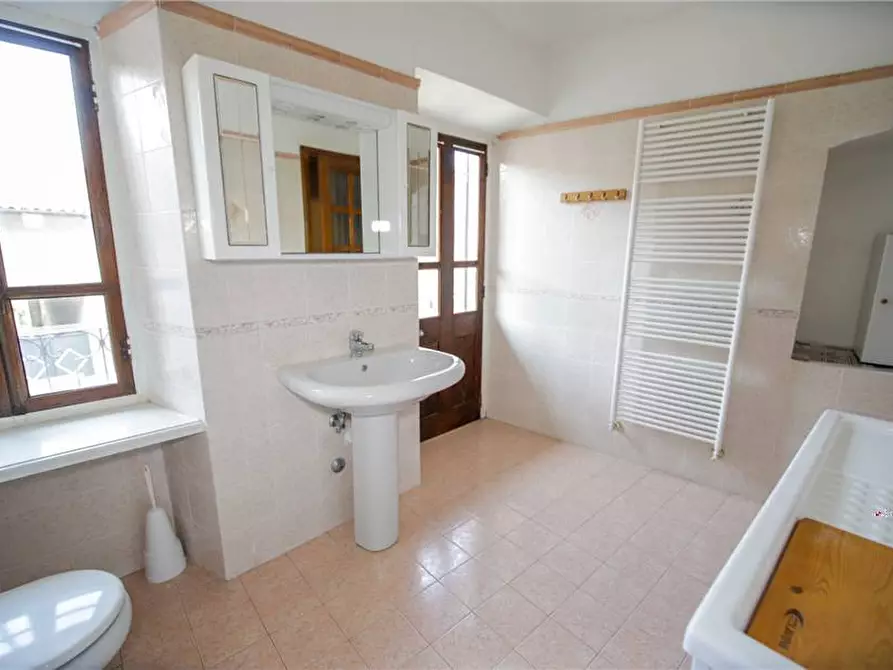 Immagine 13 di Villa in vendita  a Lauriano