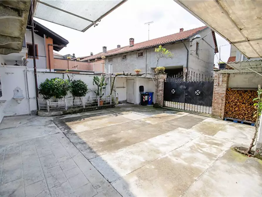 Immagine 33 di Villa in vendita  a Lauriano
