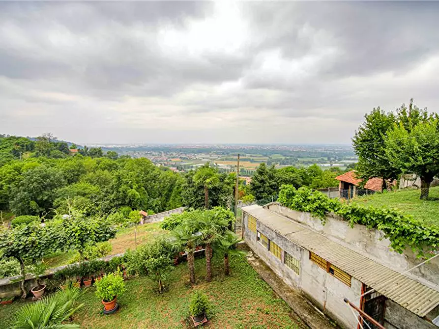 Immagine 3 di Villa in vendita  a Castiglione Torinese
