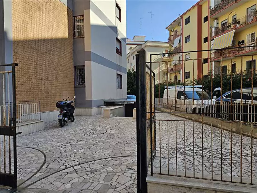 Immagine 1 di Ufficio in vendita  a Bari