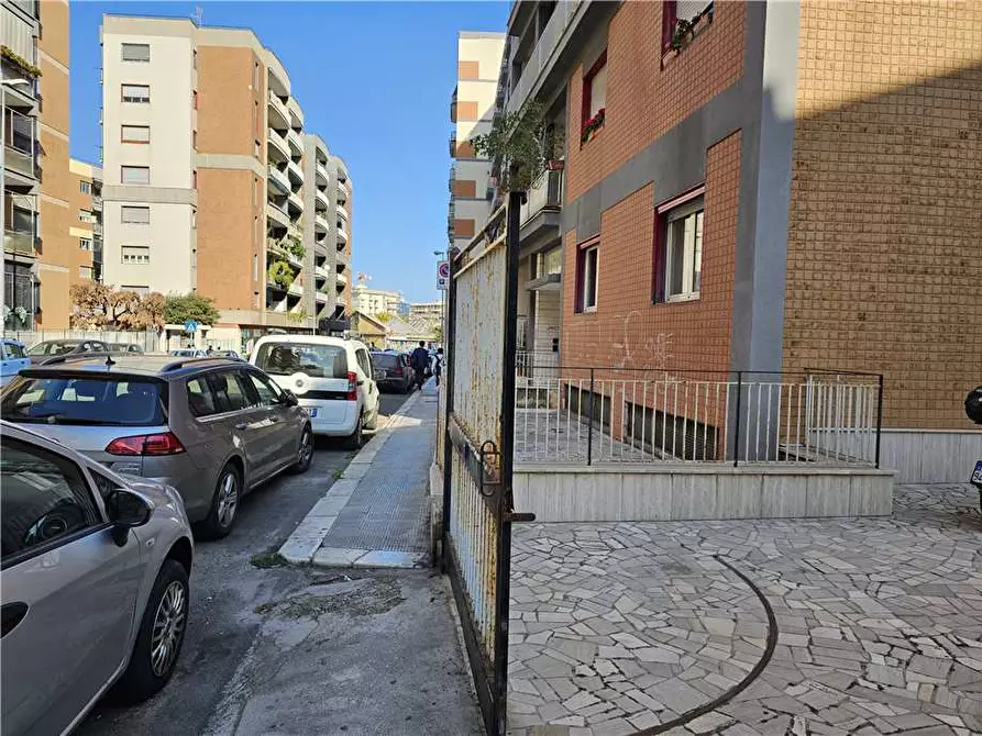 Immagine 4 di Ufficio in vendita  a Bari