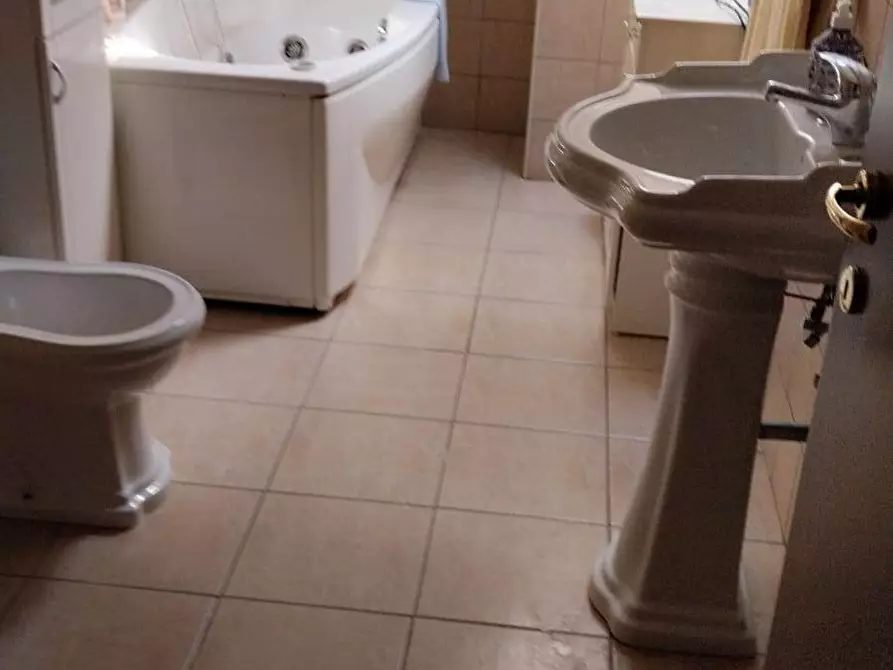 Immagine 4 di Villa in vendita  a Sulmona