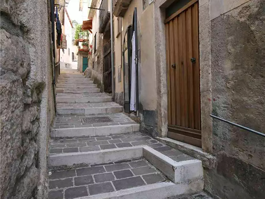 Immagine 1 di Villa in vendita  a Anversa Degli Abruzzi