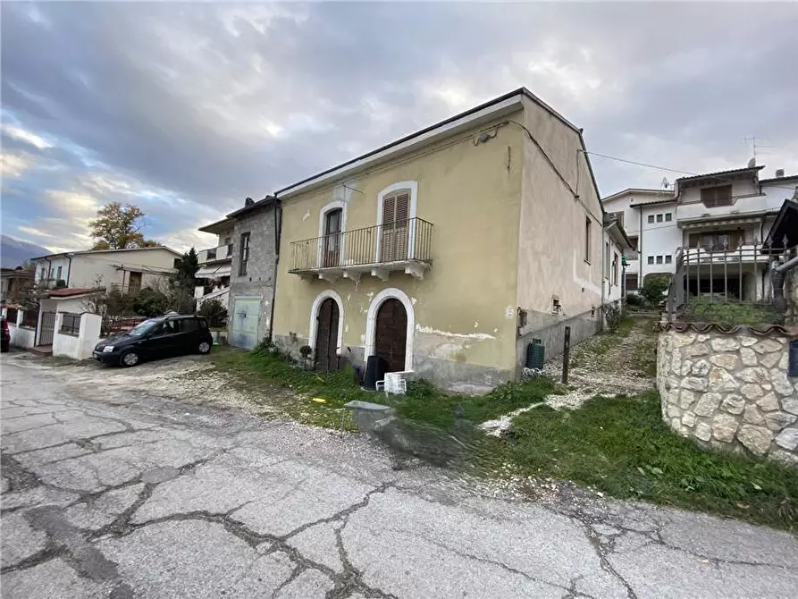 Immagine 1 di Villa in vendita  a Sulmona