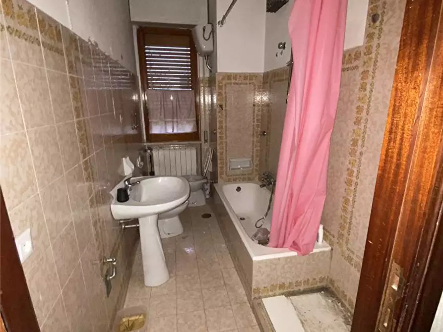 Immagine 5 di Villa in vendita  a Sulmona