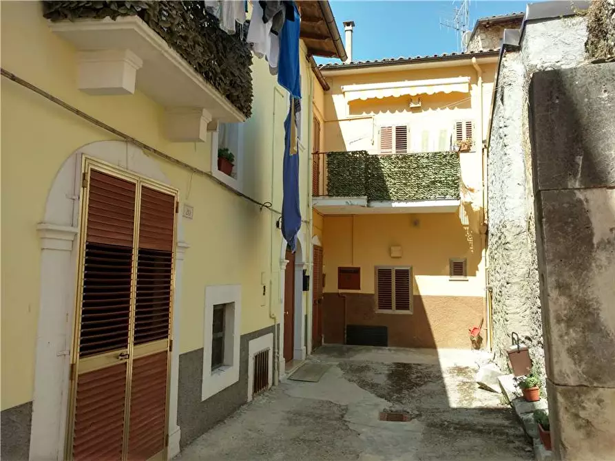 Immagine 1 di Villa in vendita  a Sulmona